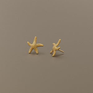 Gold 750 Sea star texture stud earrings small