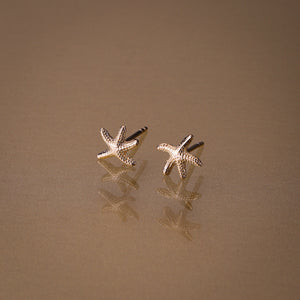 Gold 750 Sea star texture stud earrings mini