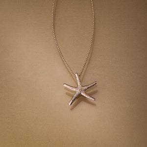 Gold 750 Sea star texture pendant extra large