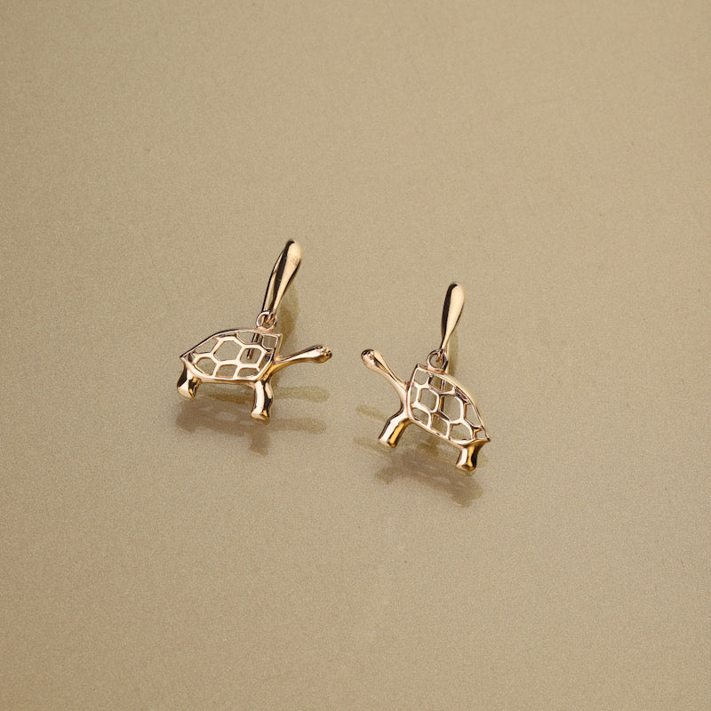 Gold 750 Giant turtle dangle earrings medium