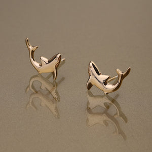 Gold 750 Galapagos shark whitetip stud earrings small