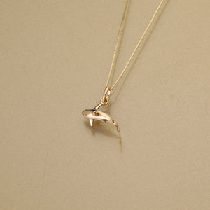 Gold 750 Galapagos shark whitetip pendant / charm small