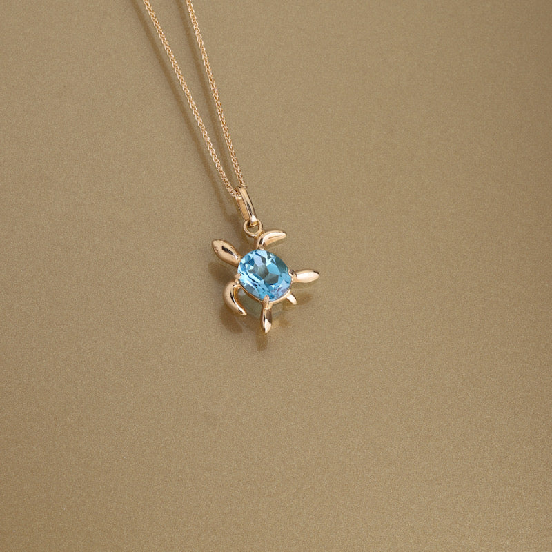 Gold 750 Sea turtle genuine color stone pendant (11mm x 9mm)