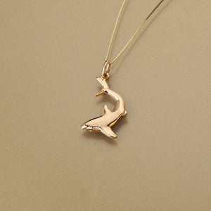 Gold 750 Galapagos shark whitetip pendant / large